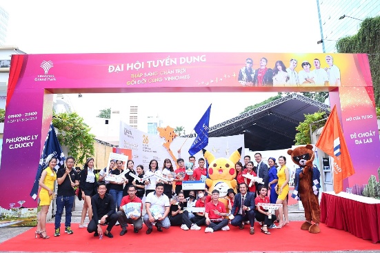 Hàng nghìn ứng viên tham dự đại hội tuyển dụng Bất động sản lớn nhất 2021