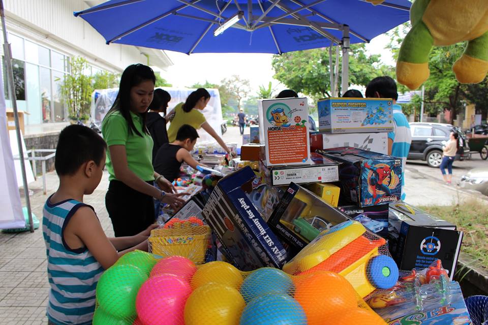 Nhộp nhịp lễ hội sách khuyến mãi