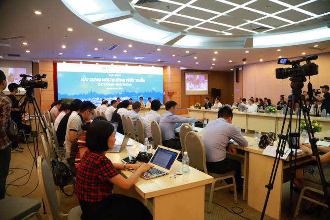 Phi công chuyển việc ‘chỉ phải tuân thủ duy nhất Luật Lao động và hợp đồng tuyển dụng’