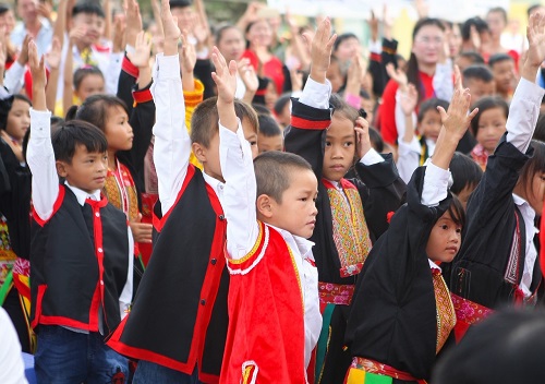 Hành trình 13 năm của chương trình sữa học đường và những trái ngọt