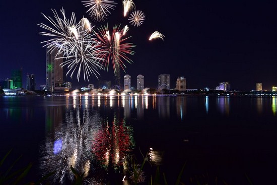 Trò chuyện với ‘dàn sao’ trong đêm pháo hoa Đà Nẵng thứ hai