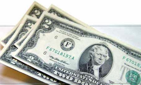 Tỷ giá USD/VND ngày 26/5 tăng nhẹ trong khi giá dầu thô sụt giảm