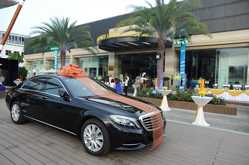 Xe Mercedes – Benz S400 đầu tiên tại Vinhomes Central Park đã có chủ