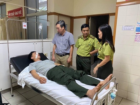 Thừa Thiên Huế: Khởi tố, bắt tạm giam kẻ côn đồ xông vào trụ sở đánh người