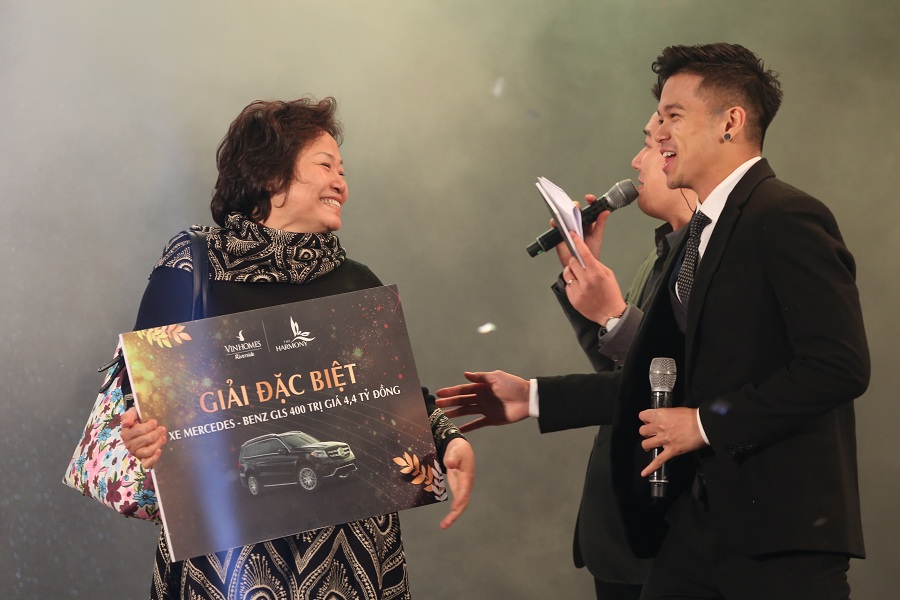 Vinhomes Riverside: Tưng bừng “đại tiệc nghệ thuật” bên hồ Harmony