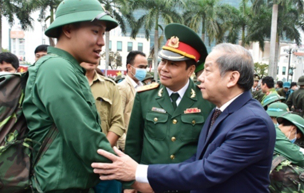 Thừa Thiên Huế: Hơn 1.300 thanh niên hăng hái lên đường nhập ngũ