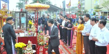 Hàng ngàn người về dự lễ hội cầu ngư truyền thống tại quận Thanh Khê, Đà Nẵng