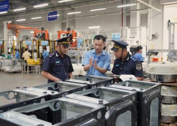 Cải cách hành chính, đơn giản hóa thủ tục hải quan, tạo thuận lợi cho hoạt động thương mại năm 2023.