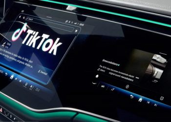 TikTok sắp có mặt trên xe hơi, bắt đầu với Mercedes-Benz.