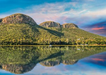 5 dãy núi lâu đời nhất hình cách đây hàng tỷ năm và một số trong đó hiện đóng vai trò như khu dự trữ sinh quyển quan trọng.