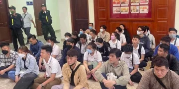 Ngân hàng có liên đới khi thuê công ty đòi nợ kiểu khủng bố, lộ chiêu trò ghép ‘ảnh nóng’ đe doạ khách hàng?