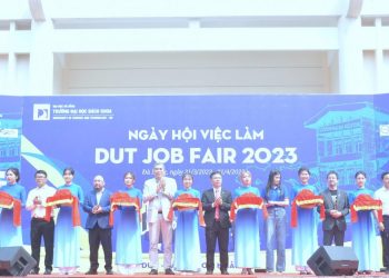 DUT JOB FAIR 2023: Nhà trường – Doanh nghiệp và Sinh viên cùng gặp gỡ, đồng hành vì nguồn nhân lực chất lượng cao