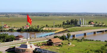 Quảng Trị: Tổ chức Lễ thượng cờ thống nhất non sông tại kỳ đài phía bắc của Di tích quốc gia đặc biệt đôi bờ Hiền Lương – Bến Hải
