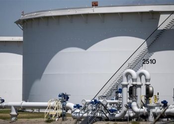 Mỹ chật vật đối phó với OPEC+ giảm sản xuất dầu