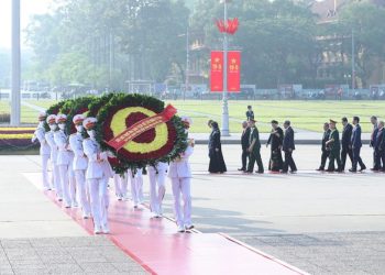 Kỷ niệm 133 năm Ngày sinh Chủ tịch Hồ Chí Minh, Lãnh đạo Đảng và Nhà nước vào Lăng viếng Chủ tịch Hồ Chí Minh