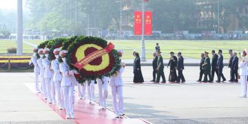 Kỷ niệm 133 năm Ngày sinh Chủ tịch Hồ Chí Minh, Lãnh đạo Đảng và Nhà nước vào Lăng viếng Chủ tịch Hồ Chí Minh