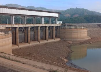 Chung tay sử dụng điện tiết kiệm, hiệu quả trong mùa nắng nóng, PC Đà Nẵng kêu gọi khách hàng: Cài thêm 1 độ C cho máy điều hòa, giảm được 3% điện năng tiêu thụ