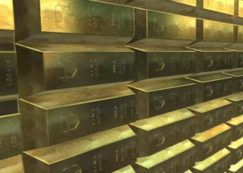 Trung Quốc nhanh chóng bán bán trái phiếu Kho bạc Mỹ và chuyển sang đầu tư vàng tích trữ mua từ Nga.