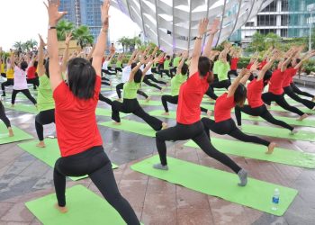 Hưởng ứng Ngày Quốc tế Yoga lần IX:  Ngày hội Yoga tại Công viên APEC Đà Nẵng