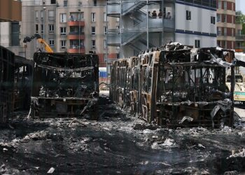 Pháp: Biểu tình bạo loạn, hơn 700 người bị bắt giữ