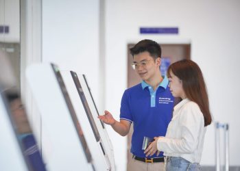 Hành khách của Korean Air tự làm thủ tục chuyến bay tại Nhà ga Quốc tế Đà Nẵng