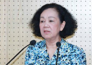 Tiếp tục rà soát, xử lý những nơi bố trí người nhà làm cán bộ