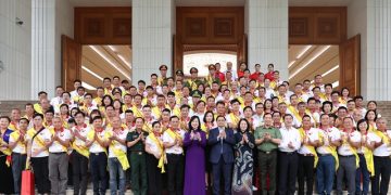 Khoa học, công nghệ ngày hôm nay chưa đủ khả năng để tạo ra máu, nhưng tình người có thể giúp những người đang cần máu.