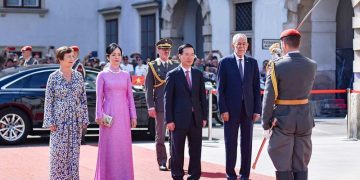 Lễ đón chính thức Chủ tịch nước Võ Văn Thưởng tại Cộng hòa Áo