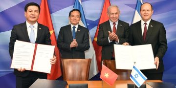 Việt Nam ký Hiệp định thương mại tự do với Israel