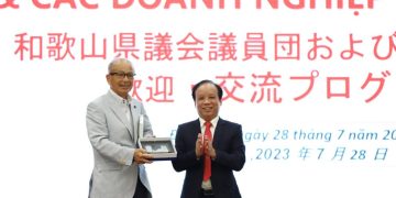 Đoàn công tác Hội đồng tỉnh và doanh nghiệp tỉnh Wakayama-Nhật Bản thăm và làm việc tại Đại học Đà Nẵng