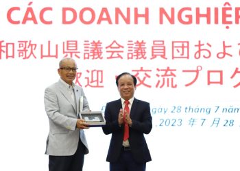 Đoàn công tác Hội đồng tỉnh và doanh nghiệp tỉnh Wakayama-Nhật Bản thăm và làm việc tại Đại học Đà Nẵng