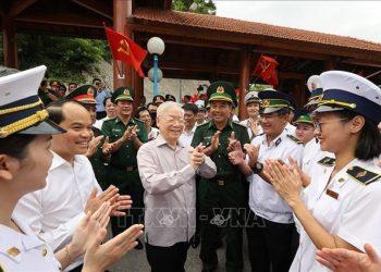 Tổng Bí thư Nguyễn Phú Trọng thăm và trồng cây lưu niệm tại Cửa khẩu Quốc tế Hữu Nghị