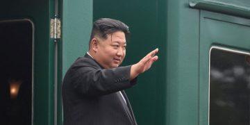 Chủ tịch Triều Tiên Kim Jong-un đã rời thành phố Vladivostok, kết thúc chuyến thăm Nga