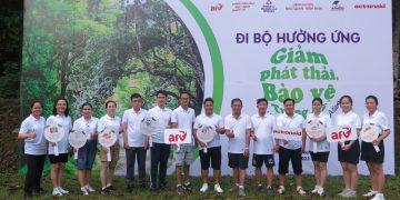 Gần 1.000 người đi bộ hưởng ứng chương trình “Giảm phát thải, bảo vệ tương lai” tại Vườn quốc gia Cúc Phương