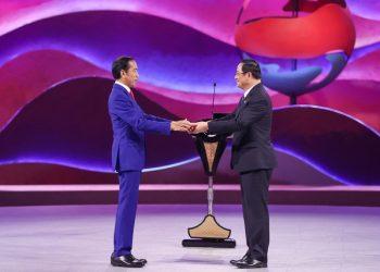 Hội nghị Cấp cao ASEAN 43 bế mạc, chuyển giao cương vị Chủ tịch ASEAN 44 sang Lào