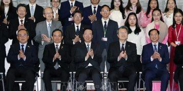 Chủ tịch nước Võ Văn Thưởng đã thăm Đại học Kyushu và trò chuyện với các du học sinh Việt Nam