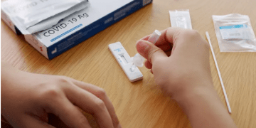 Biến thể JN.1 chiếm gần 50% số ca mắc mới COVID-19 ở Mỹ