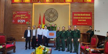 Bí thư Trung ương Đảng, Trưởng Ban Tuyên giáo Trung ương Nguyễn Trọng Nghĩa thăm và chúc tết Bộ Tư lệnh Quân khu 5