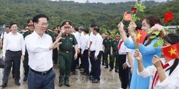 Chủ tịch nước Võ Văn Thưởng thăm, chúc Tết quân và dân xã đảo Thổ Châu