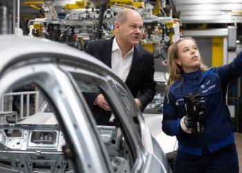 Việc mất khí đốt Nga đã đẩy nhanh quá trình phi công nghiệp hóa của Đức