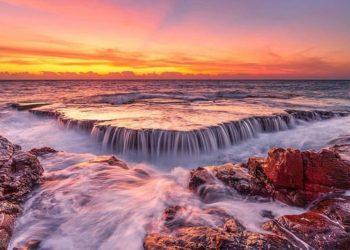 Hang Rái, ‘thác nước trên biển’: Nằm ngay trung tâm của 3 điểm du lịch nổi tiếng Nam Trung Bộ