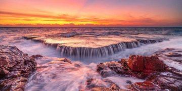 Hang Rái, ‘thác nước trên biển’: Nằm ngay trung tâm của 3 điểm du lịch nổi tiếng Nam Trung Bộ