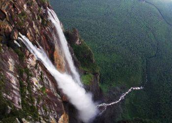 Thác nước Angel đẹp như chốn thiên đường