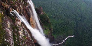 Thác nước Angel đẹp như chốn thiên đường