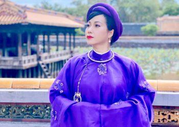 Áo tấc (áo ngũ thân tay rộng ) một cổ phục quý đang hồi sinh