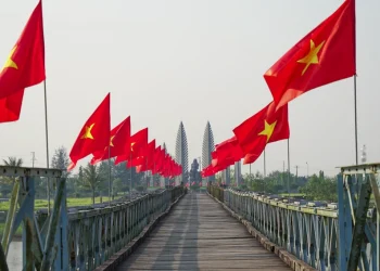 Lễ Thượng cờ “Thống nhất non sông” tại Đôi bờ Hiền Lương – Bến Hải