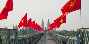 Lễ Thượng cờ “Thống nhất non sông” tại Đôi bờ Hiền Lương – Bến Hải