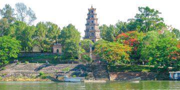 Vị thế của chùa Thiên Mụ đối với vùng đất Huế