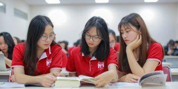 Chương trình Kinh doanh số và Truyền thông số, nét mới trong tuyển sinh năm 2004 của Đại học Quốc gia Hà Nội