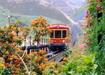 Trải nghiệm “như nước ngoài” trên chuyến tàu leo núi Mường Hoa